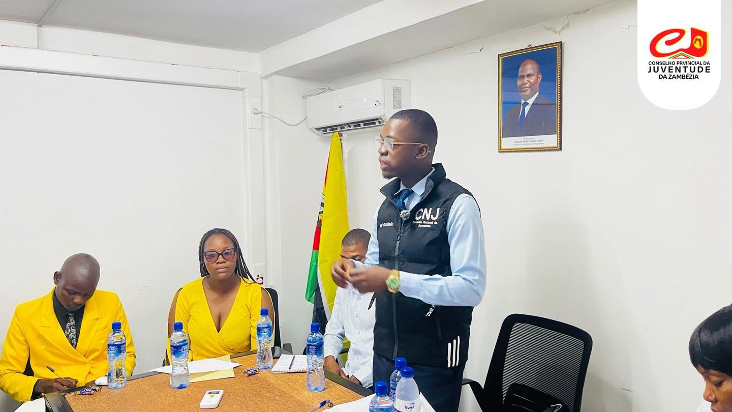 ENTRE LÁGRIMAS E ABRAÇOS, JOVENS DE QUELIMANE PARTILHAM EXPERIÊNCIAS NA INICIATIVA “OUVIR, TAMBÉM SALVA”