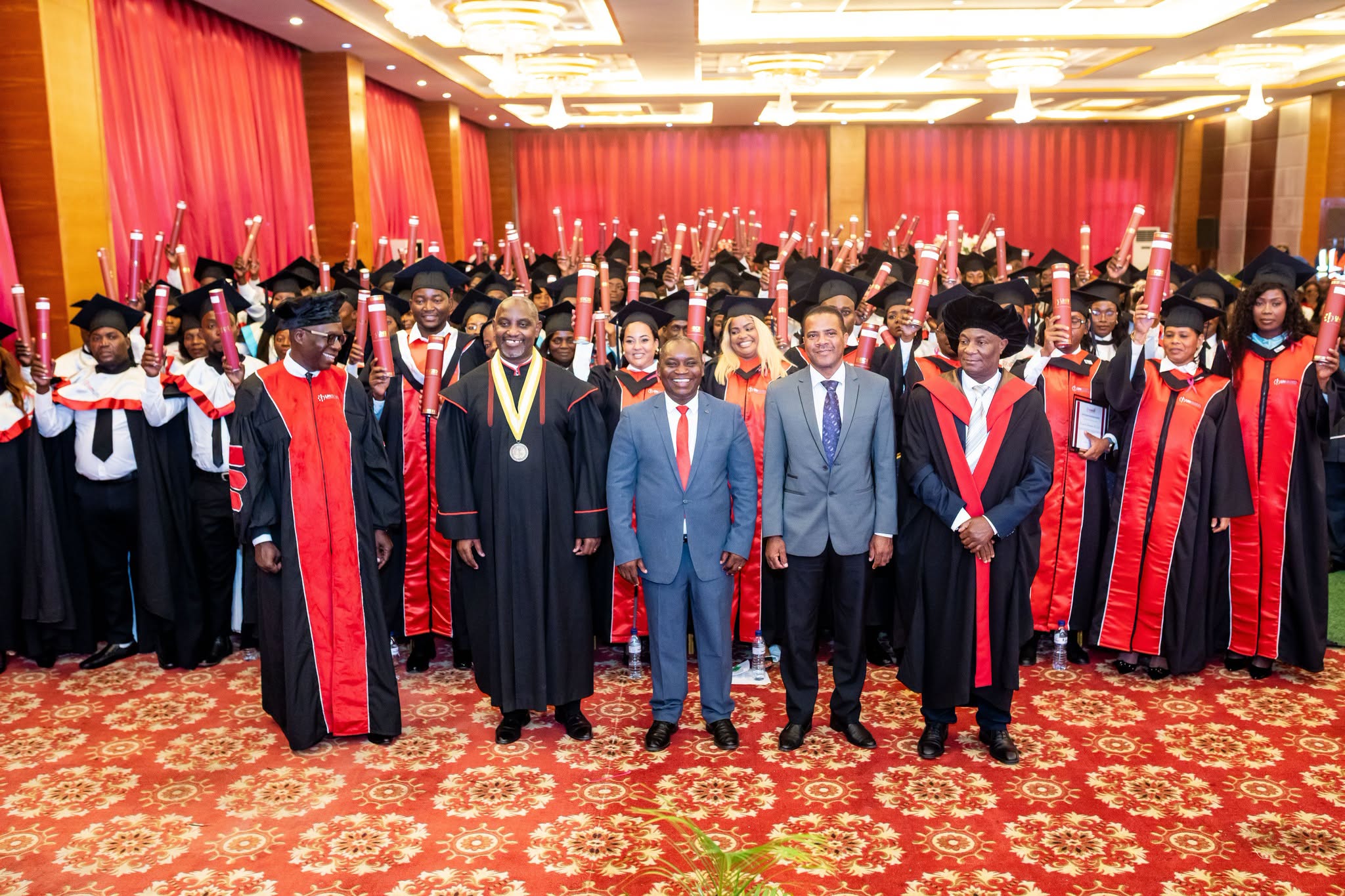 UnISCED GRADUA 228 NOVOS PROFISSIONAIS NA CIDADE DA BEIRA
